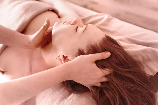 Energy Healing verwenbehandeling met massage, healing en edelstenen in Alkmaar
